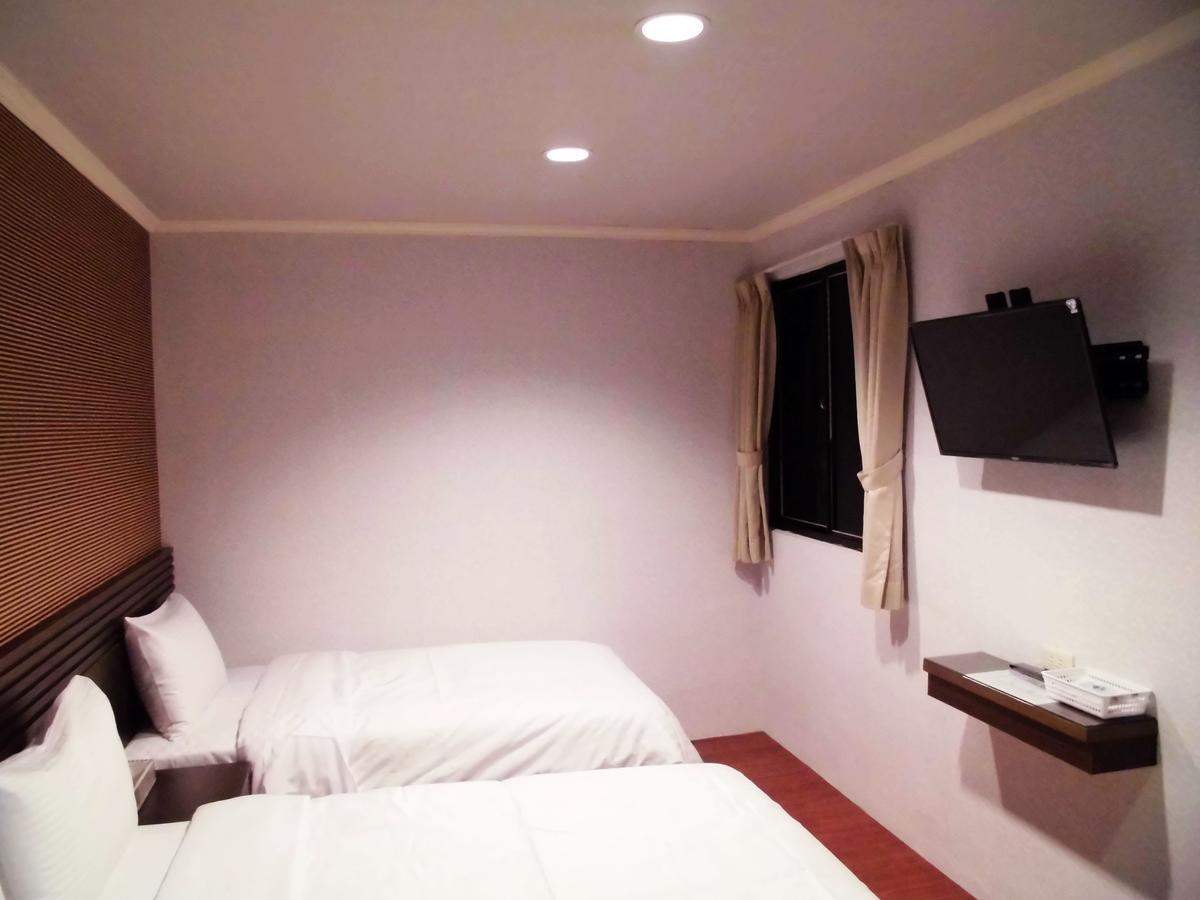 欣悅商務旅店 Hotel Toufen Exterior photo