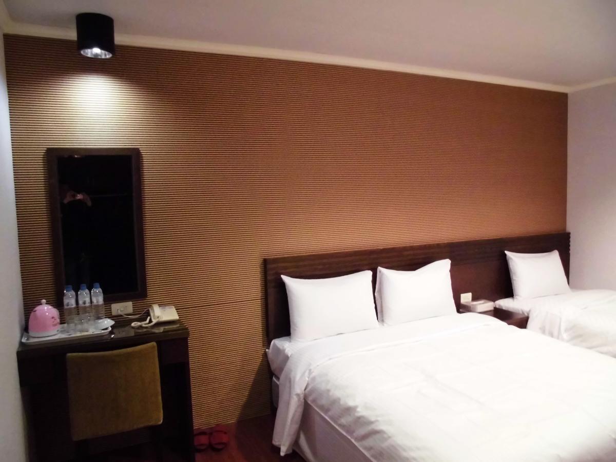 欣悅商務旅店 Hotel Toufen Exterior photo